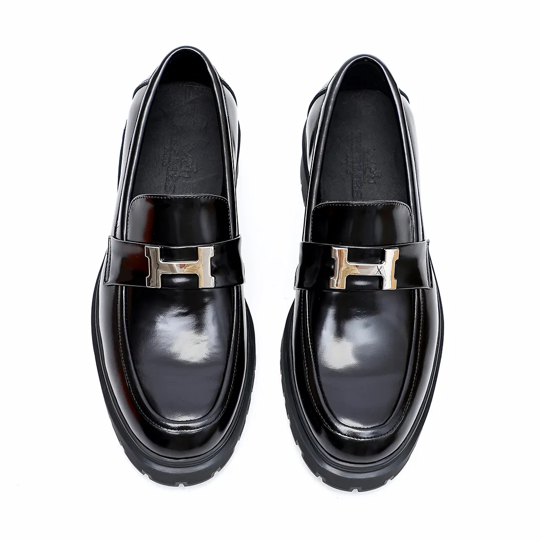Men's shoes 💰700 💐[HERMES] popular men's shoes counter original items! The world's top brands...Luxury quality...//Fashion and high-end footwear 👍💪🏻...give you a low-key luxury comfort experience👍. The upper is made of pure Italian imported original open-edge beaded cowhide. Sweat-absorbent cowhide leather lining. Comfortable and breathable. The original rubber-plastic flower foam light outsole is high-end and classy. Luxurious and noble!! .. OEM factory shipment [Hug] stall.. Original plate. Welcome to taste..39-45 (38.45.46🉑️Customized)